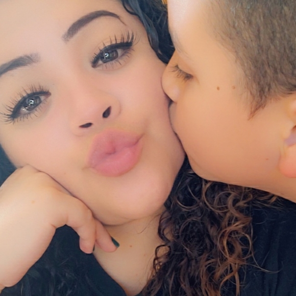 Ambassador Stephany🍁🍃🌻 - Picture 5 of 9